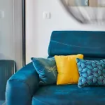 아파트 Apartment Skyline Two-Bedroom Apartment With Balcony *