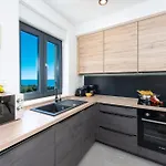 Апартаменты Apartment Skyline Two-Bedroom Apartment With Balcony