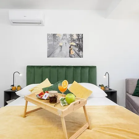 Skyline Two-bedroom With Balcony