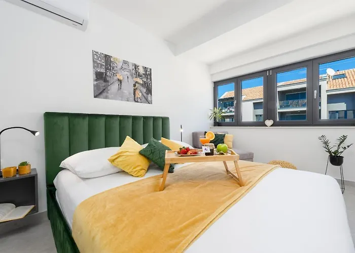 Apartament Skyline Two-bedroom With Balcony *