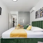 Appartamento Apartment Skyline Two-Bedroom Apartment With Balcony Cavtat