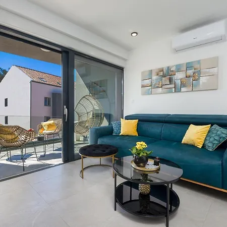 Skyline Апартаменты *