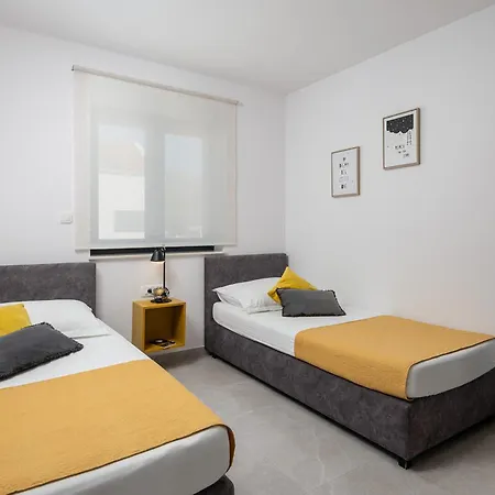 Skyline Two Bedroom With A Balcony Appartamento