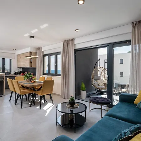 Skyline Two Bedroom With A Balcony Цавтат