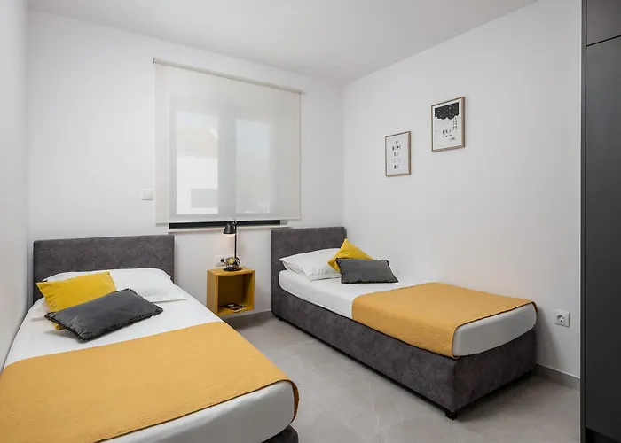 Skyline Two-bedroom With Balcony Apartamento