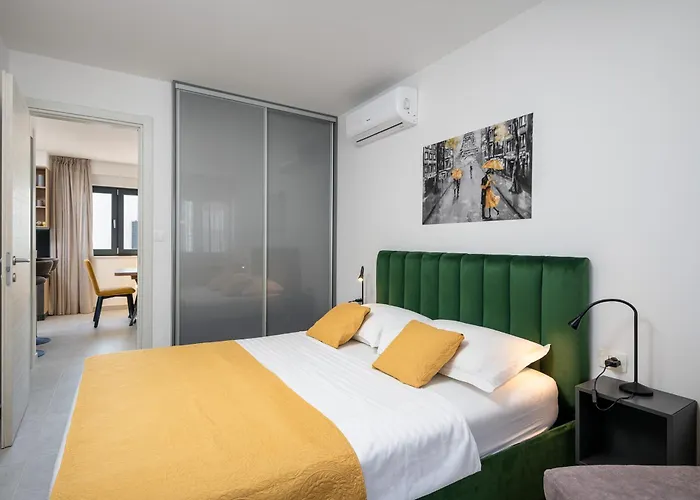 Skyline Two-bedroom With Balcony